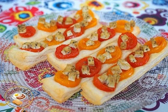 Francuskie paluszki z pomidorami i tofu