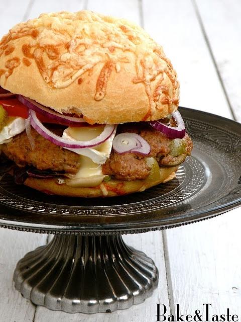 Burgery z indyka z oliwkami