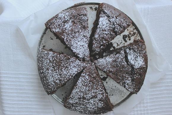 Bezcukrowe ciasto czekoladowe z burakiem