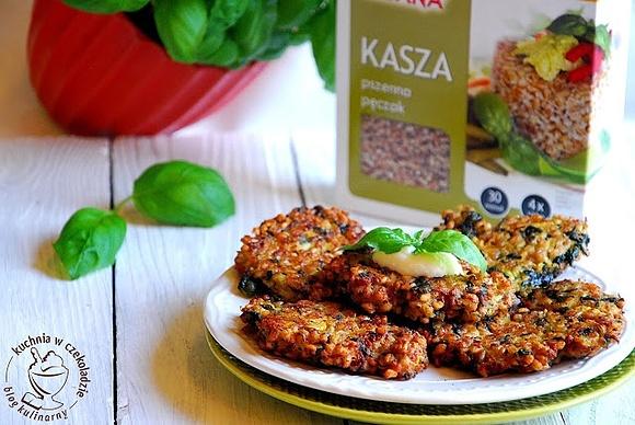 Drobiowe kotlety z kaszą pęczak