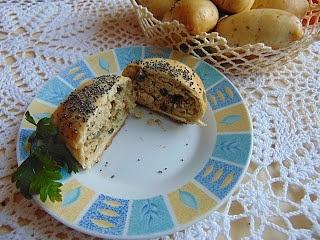 Bułeczki z nadzieniem mięsnym i pieczarkami