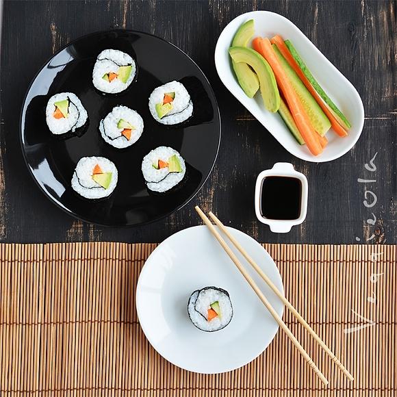 Wegańskie sushi – prosty przepis na łatwą przekąskę