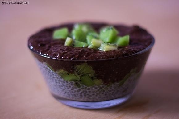 Podwójne chia pudding z kiwi kokosowy i kakaowy
