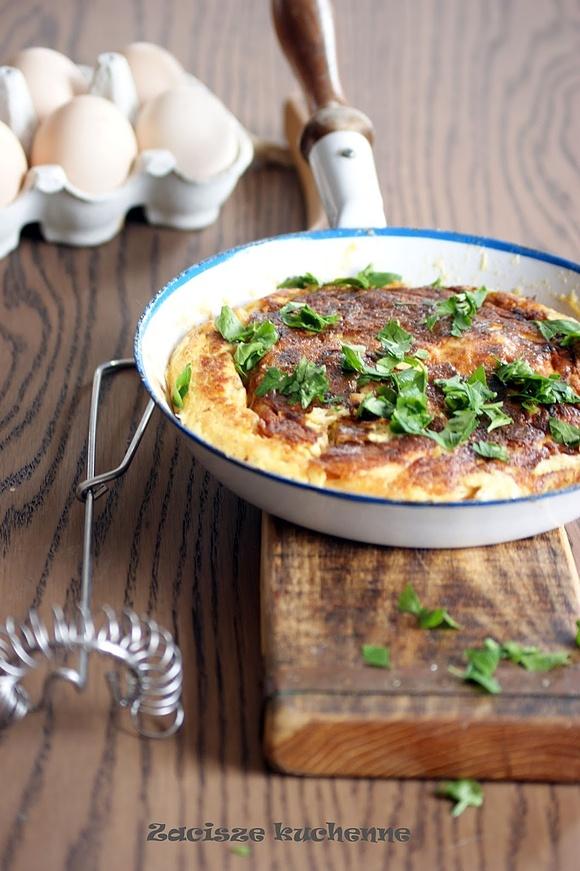 Hiszpańska tortilla z łososiem i kapustą