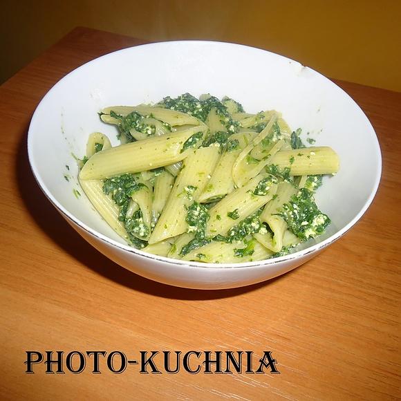 Penne ze szpinakiem i czosnkiem