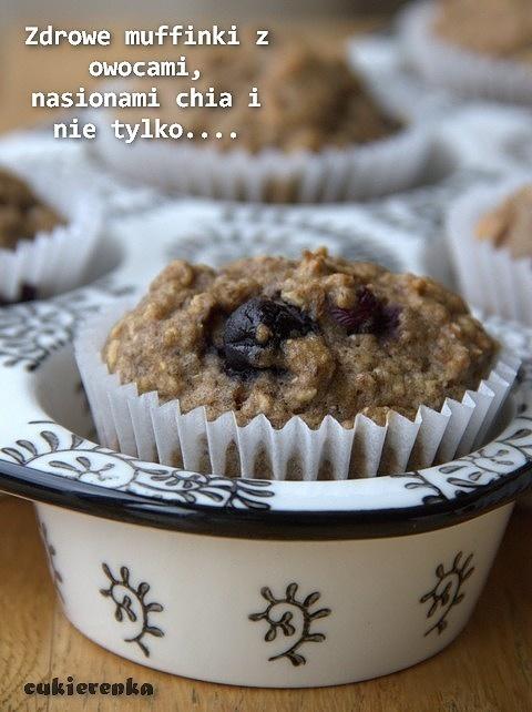 Zdrowe muffinki z owocami i nasionami chia
