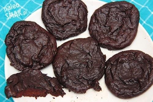 Czekoladowe ciasteczka z awokado paleo bezglutenowe i bez cukru