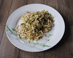 Makaron z pesto brukselkowym
