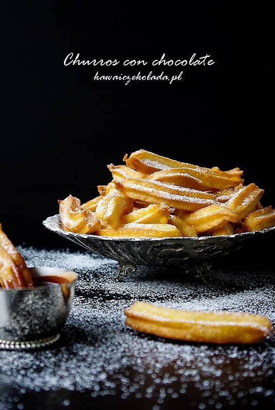 Churros z czekoladą i cynamonem