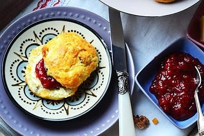 Scones na śniadanie do łóżka