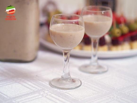 Likier bananowy - domowy przepis na słodki alkohol