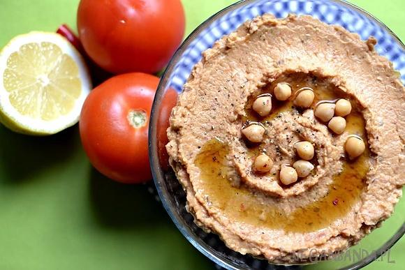 Hummus z suszonymi pomidorami