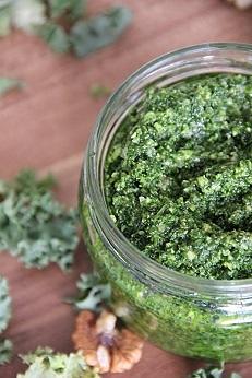 Domowe pesto z jarmużu
