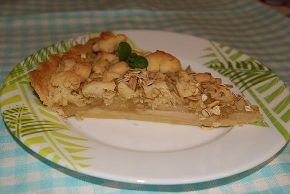 Tarta z jabłkami i owsianą kruszonką