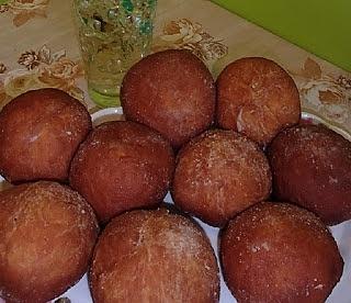 Pączki z marmoladą smażone na oleju rzepakowym