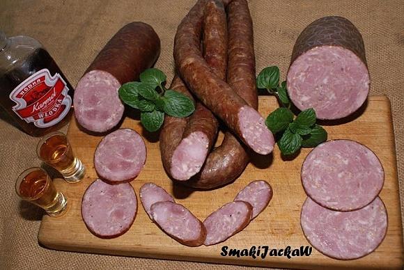 Kiełbasa białowieska wędzona i parzona w trzech grubościach osłonek