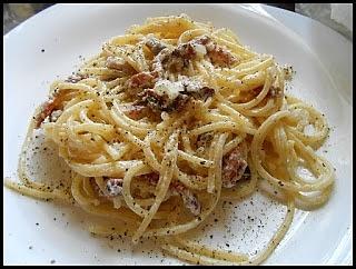 Spaghetti z boczkiem i śmietaną