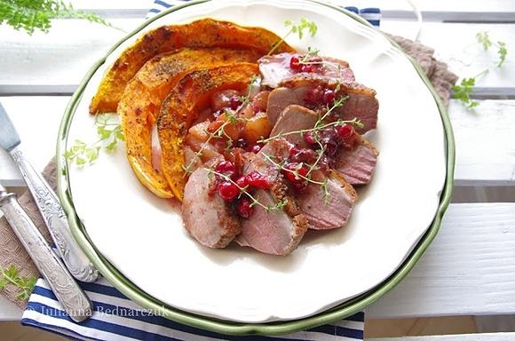 Pierś kaczki z żurawiną i dynią pieczoną na oleju rzepakowym
