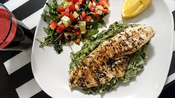 Grilowany morszczuk na szpinakowym puree