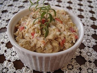Pasta jajeczna z makrelą do kanapek i śniadań
