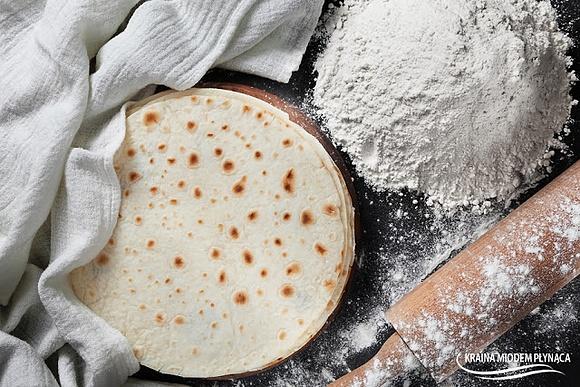 Domowa miękka i elastyczna tortilla pszenna