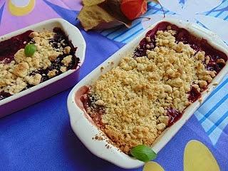 Owoce zapiekane pod miodową kruszonką