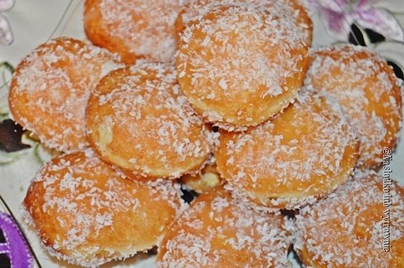 Pączki kokosowe z budyniem