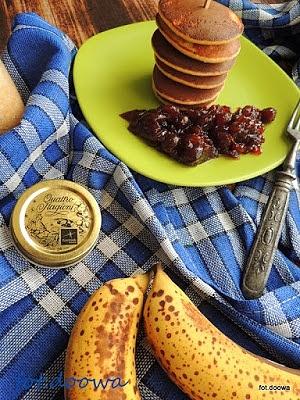 Placuszki jaglano-owsiane ze słodkimi bananami