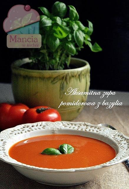 Krem pomidorowy z bazylią i sokiem z pomarańczy