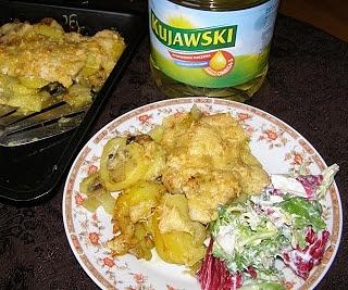Pierś z kurczaka na ziemniakach i pieczarkach z parmezanem