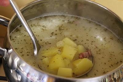 Zupa zalewajka z wędzonką szybka kartoflanka