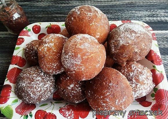 Pączki z otrębami pszennymi i marmoladą