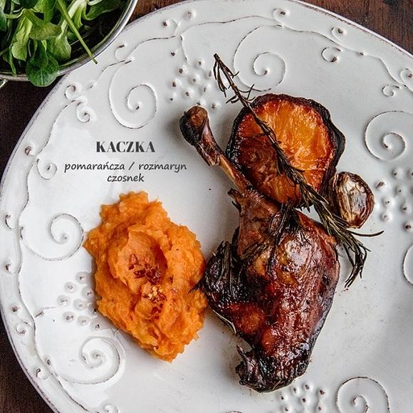 Pieczona kaczka z pomarańczą rozmarynem czosnkiem, purée z dyni i ziemniaków z chilli