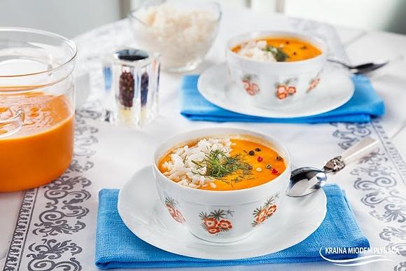 Zupa marchewkowa z soczewicą i ryżem