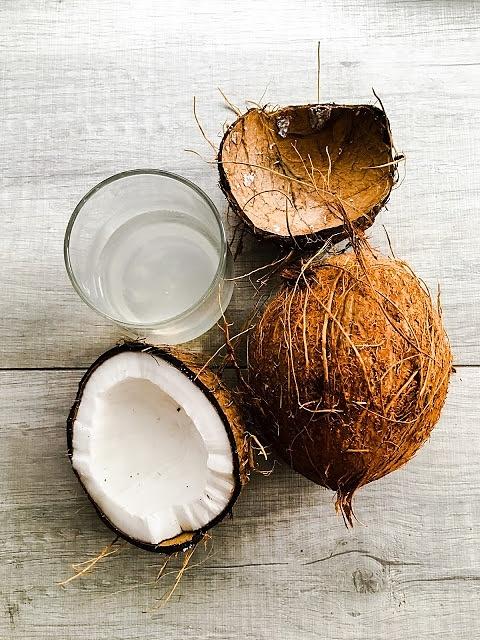 Jak kupić i zjeść kokos: superfood na co dzień