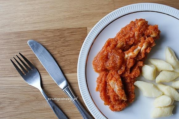 Filet z kurczaka w sosie pomidorowym