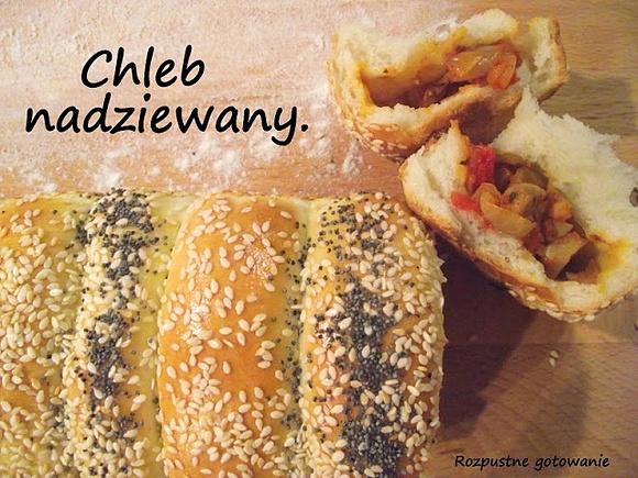 Chleb nadziewany z soczystym nadzieniem