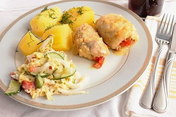 Roladki z serem pleśniowym i papryką