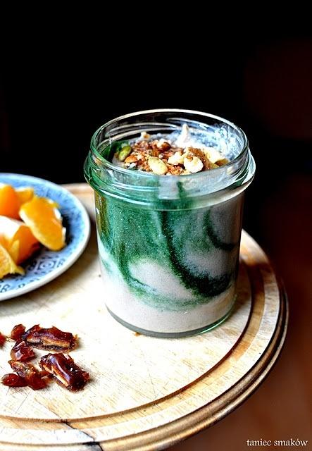 Serek bananowy z tofu i spiruliną