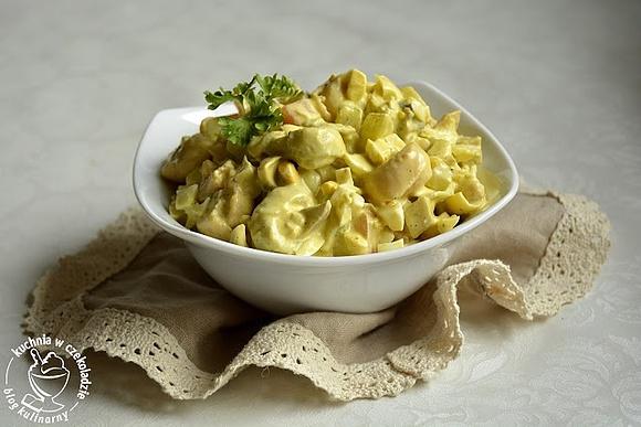 Sałatka z kolorowym tortellini i sosem jogurtowo-mayo