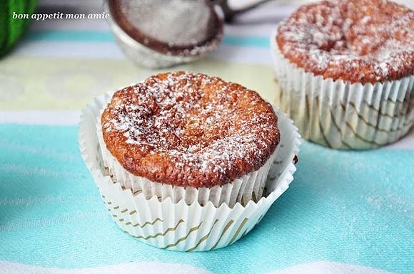 Śniadaniowe muffiny migdałowo-makowe