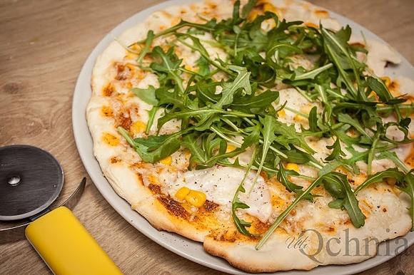 Pizza ze świeżymi drożdżami - idealna