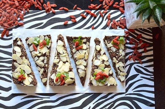 Bananowy murzynek raw wegański