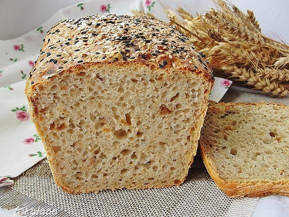Chleb pszenno-orkiszowy z cebulką
