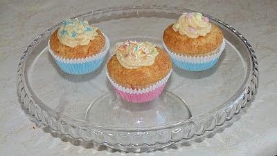 Muffinki z nadzieniem z białej czekolady