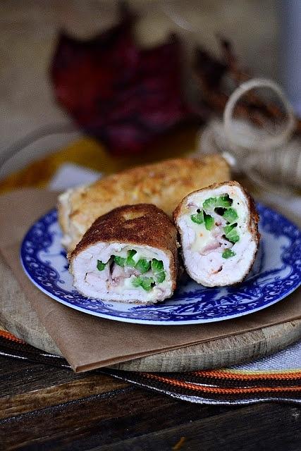 Roladki drobiowe z selerem naciowym boczkiem i mozzarellą