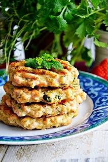 Cytrynowe burgery z łososia