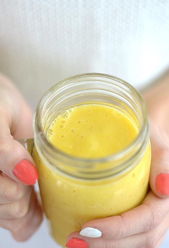Smoothie pomarańczowo-bananowe na lunch