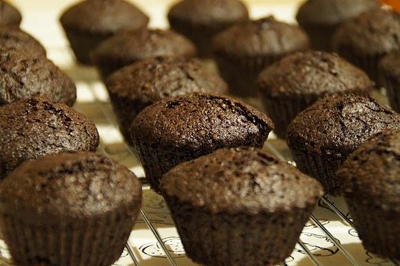 Razowe muffinki czekoladowe zdrowe i niskokaloryczne