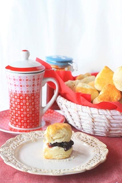 Angielskie scones - tradycyjne bułeczki na tea time